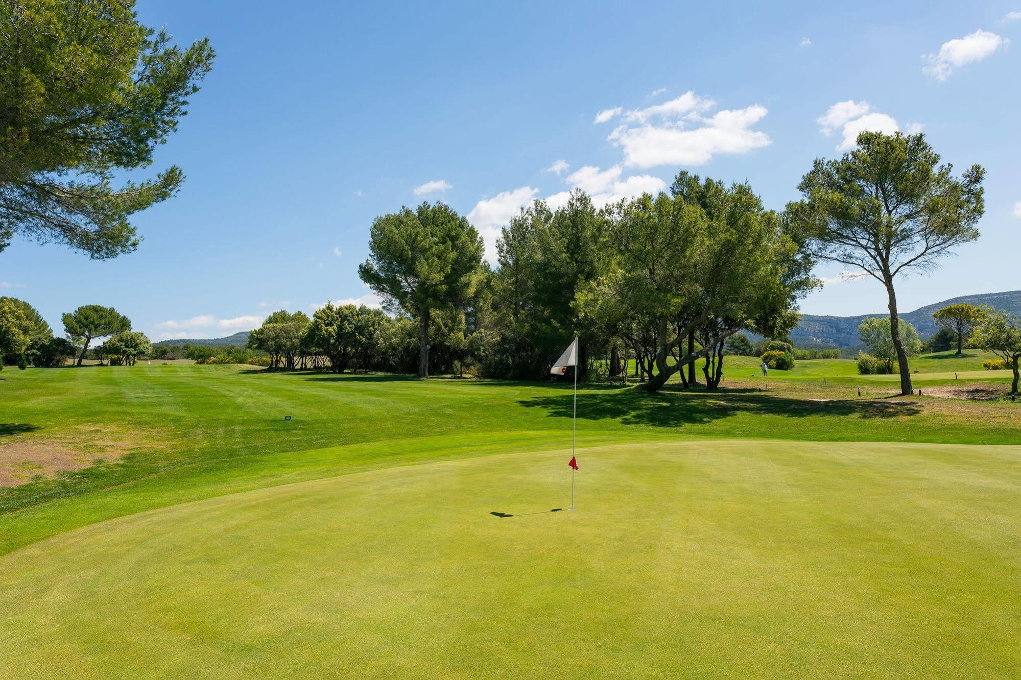 Madame Vacances Residence Provence Country Club Saumane-de-Vaucluse Exterior foto